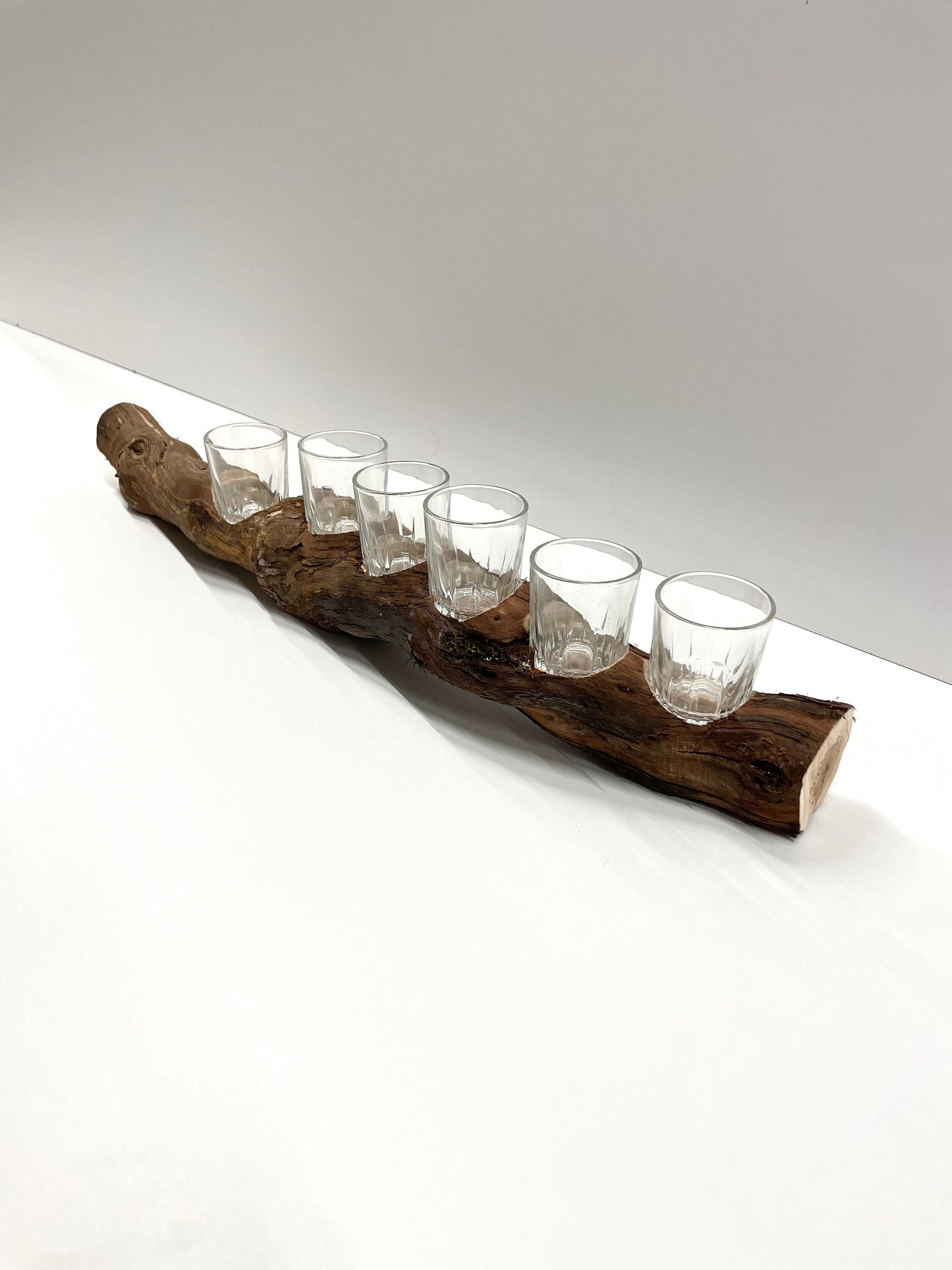 Schnapsglashalter aus einer Weinrebe / Holz / Rebstock / Glashalter