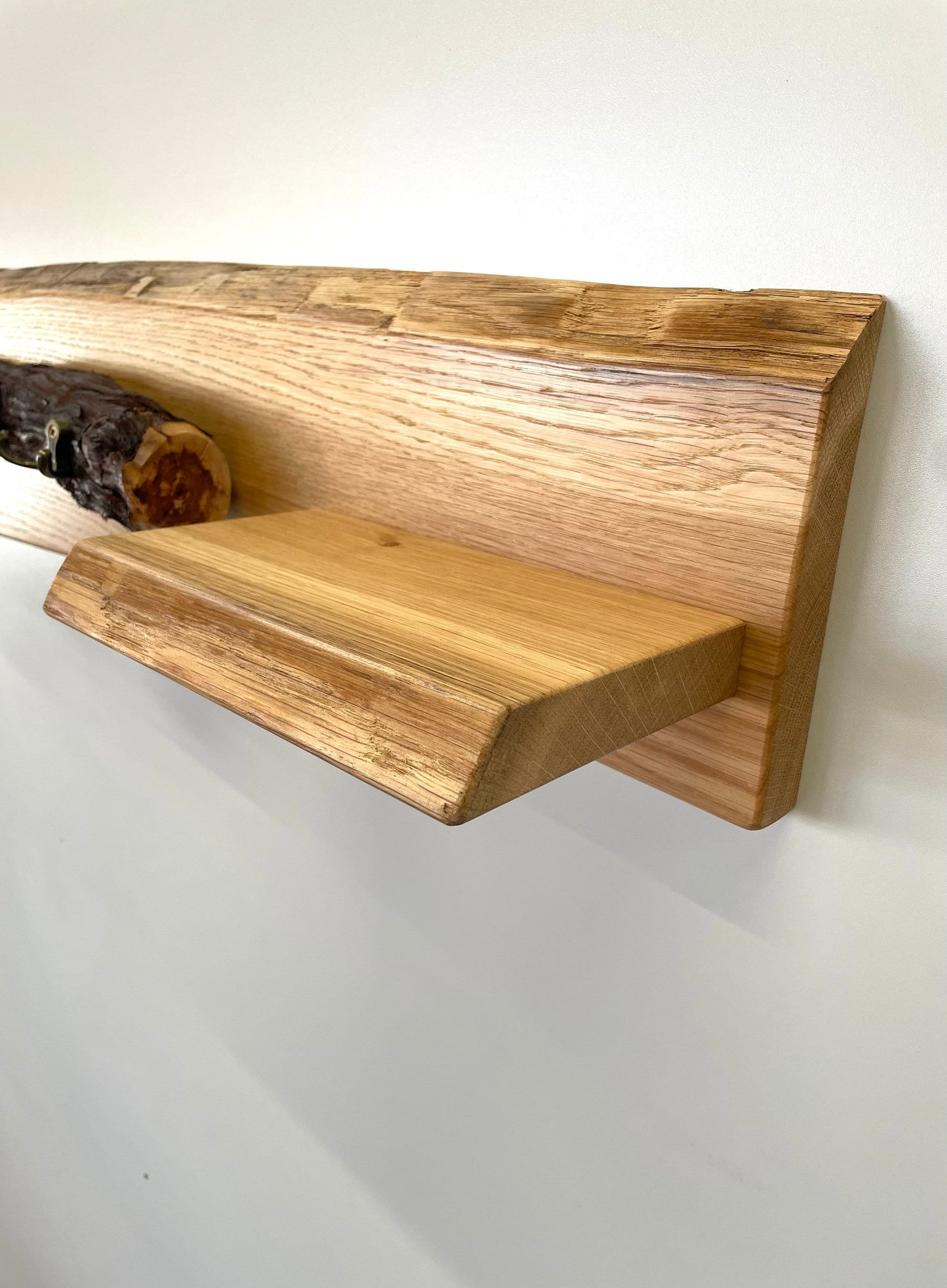 Rustikale Garderobe aus Eichenholz Vintage Garderobe Wandgarderobe Holz Rustikal Wandgarderobe dekorativ Wandgarderobe modern
