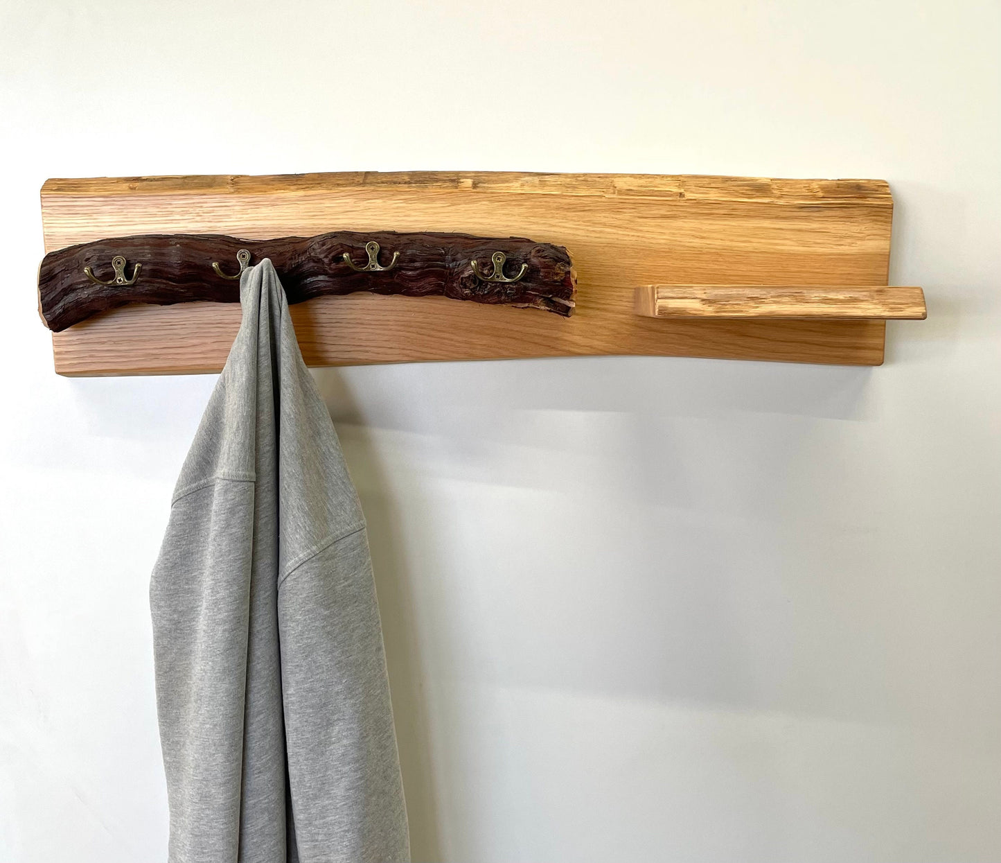 Rustikale Garderobe aus Eichenholz Vintage Garderobe Wandgarderobe Holz Rustikal Wandgarderobe dekorativ Wandgarderobe modern