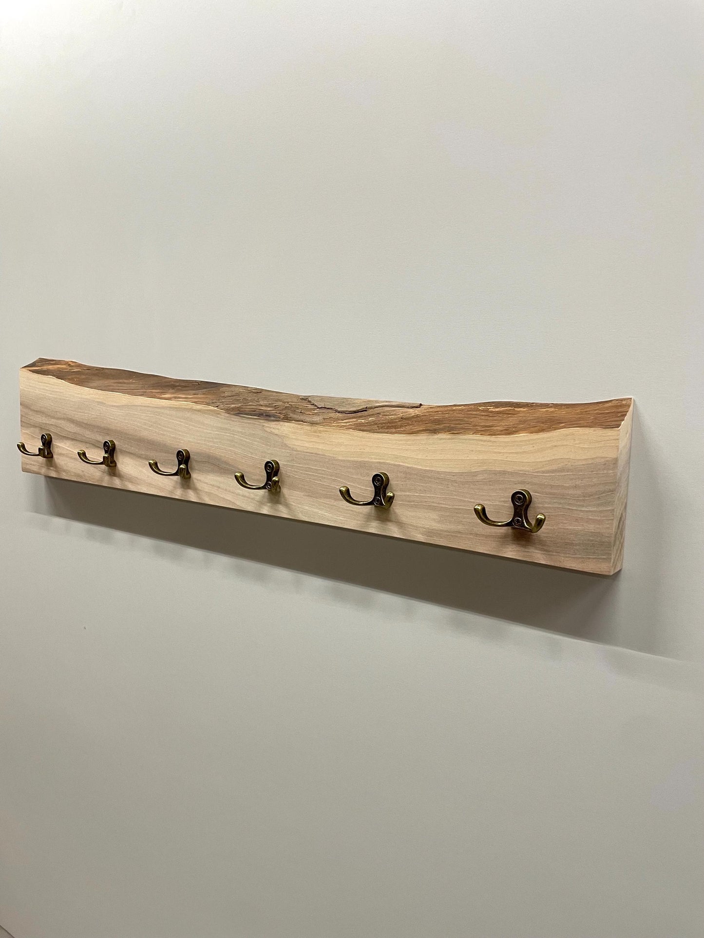 Massivholz Garderobe / Waldkante / Rustikale Garderobe / Wandgarderobe Holz / 40-100cm / Nussbaumgarderobe / Verschiedene Längen