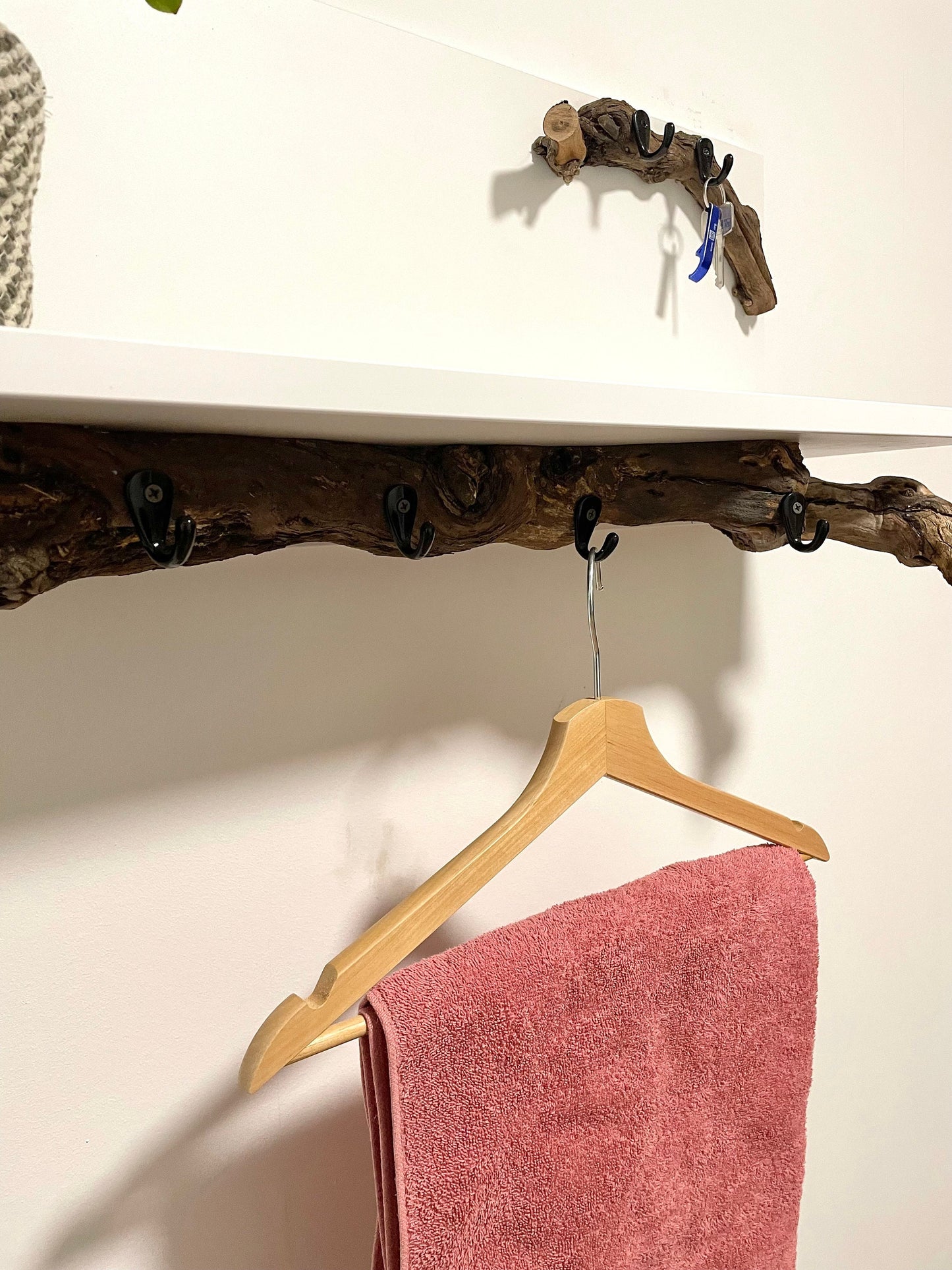 Wandgarderobe in verschiedenen Größen / Jackenhalter / Garderobe aus Holz / Handgemachte Garderobe / Weiße Garderobe