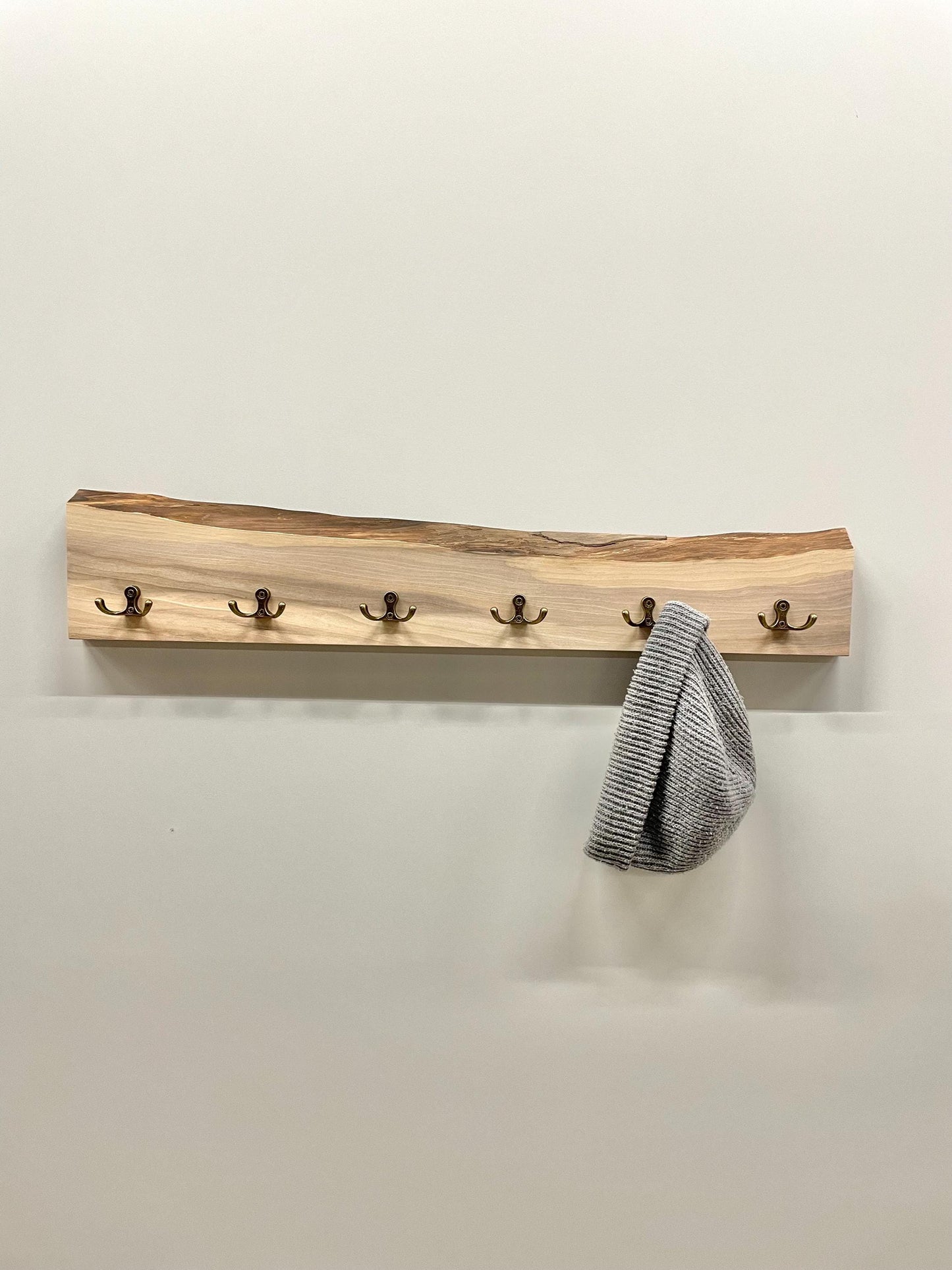 Massivholz Garderobe / Waldkante / Rustikale Garderobe / Wandgarderobe Holz / 40-100cm / Nussbaumgarderobe / Verschiedene Längen