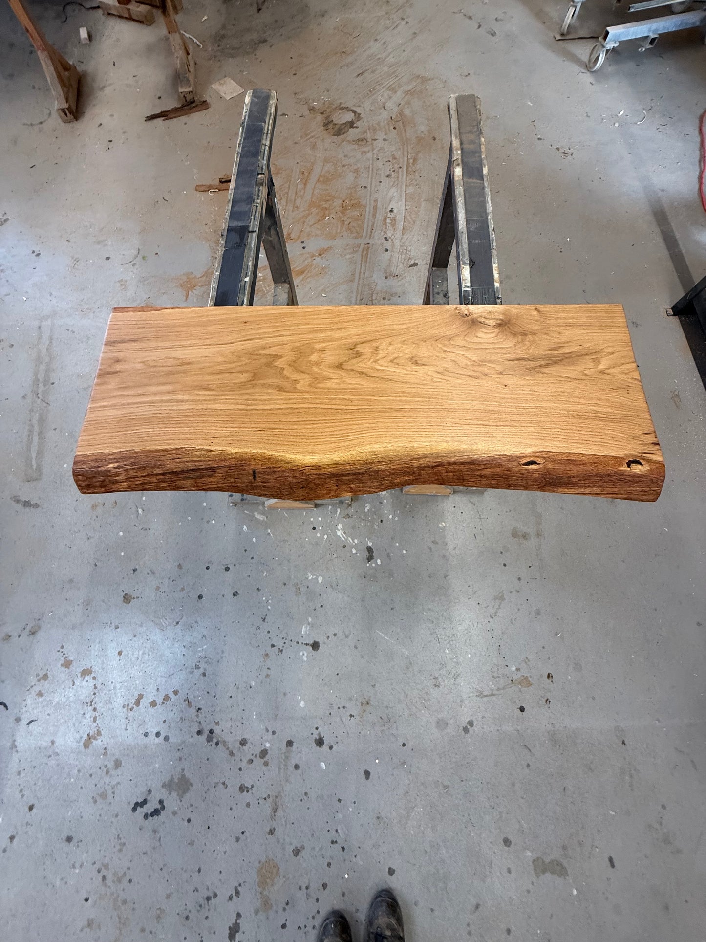 Waschtischplatten Eichenholz - Massivholzplatte mit rustikaler Kante - Waldkante Naturholzbrett hell - Eichenholz geölt - Sideboardablage