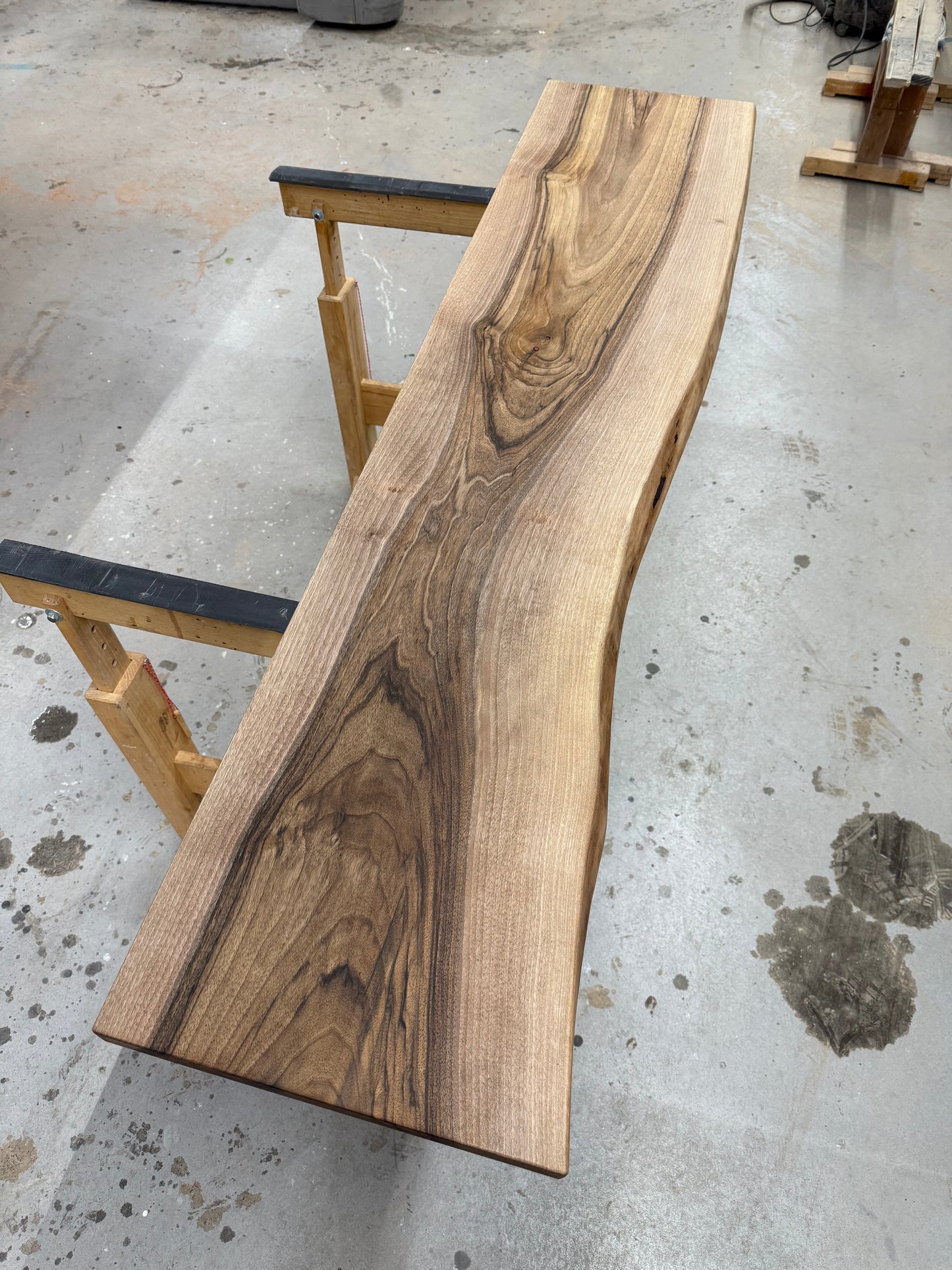 Nussbaumbrett geölt - bis 200cm Länge - XXL Nussbaumplatten - Sideboardablage - Waschtischbrett