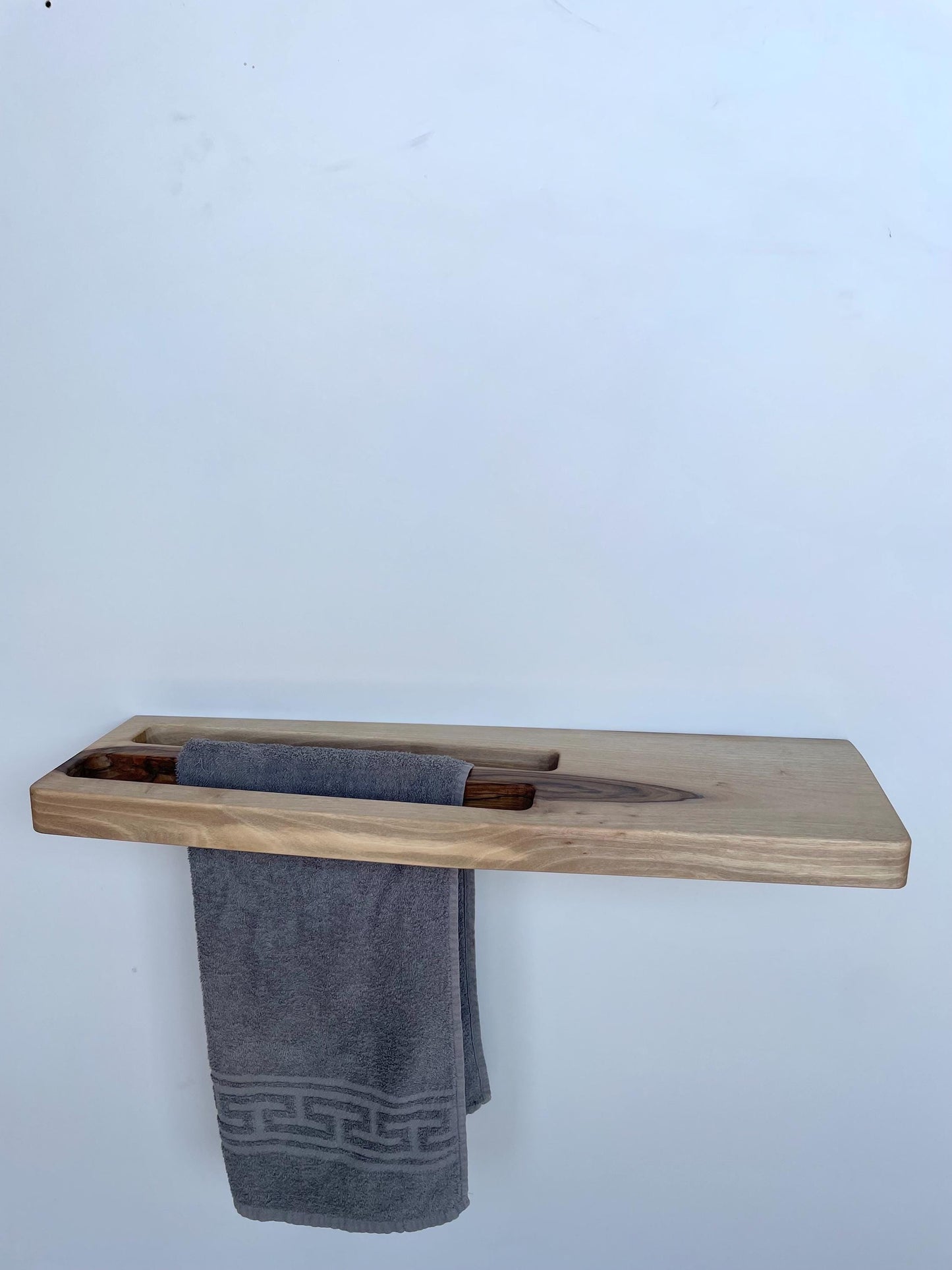 Aufhänger Badezimmer Möbel Einrichtung / Handtuchhalterung mit Ablage / Holzablage Bad / Badezimmerdekoration / Ablage Holz Bad / Wandablage