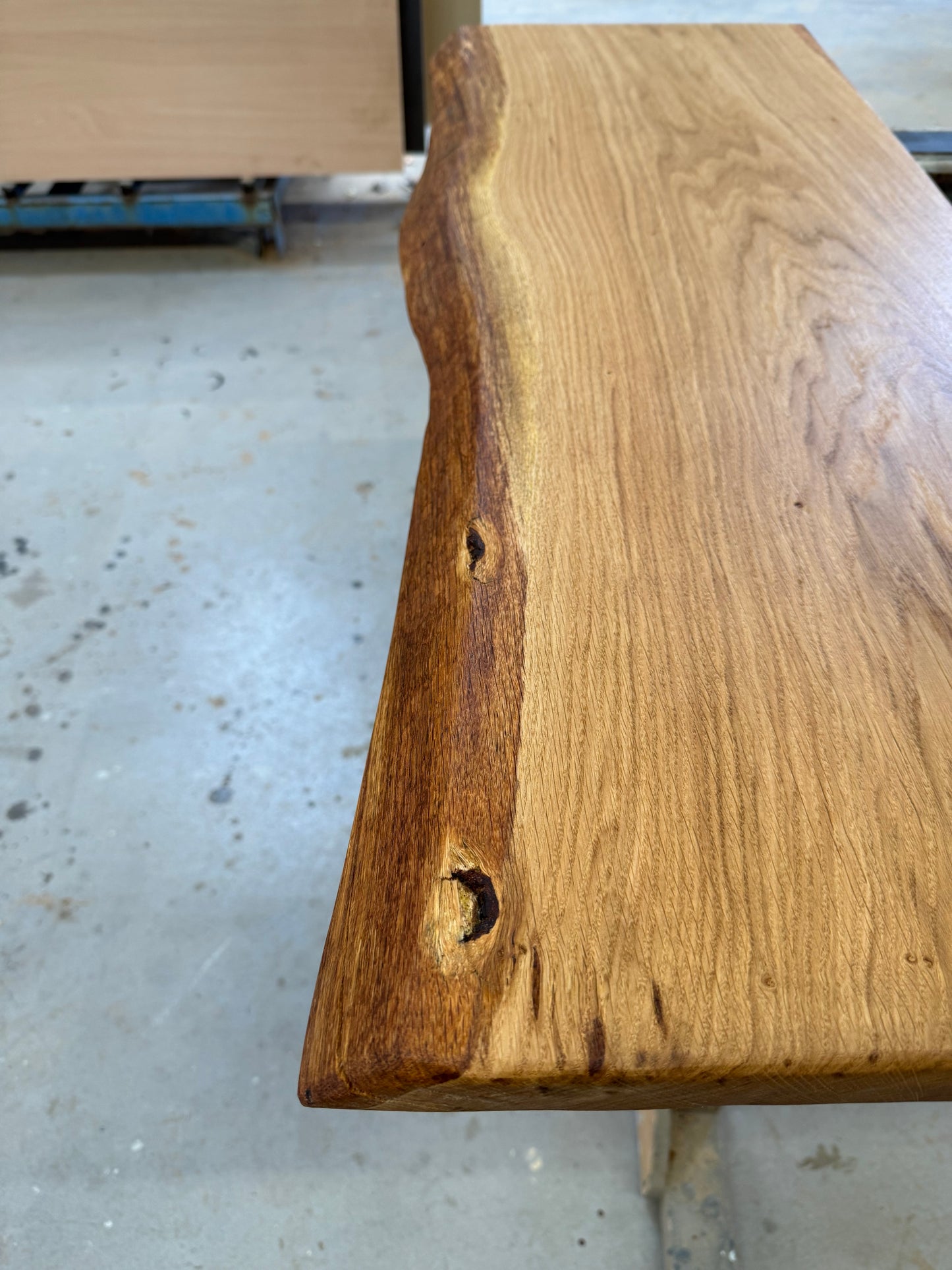 Waschtischplatten Eichenholz - Massivholzplatte mit rustikaler Kante - Waldkante Naturholzbrett hell - Eichenholz geölt - Sideboardablage