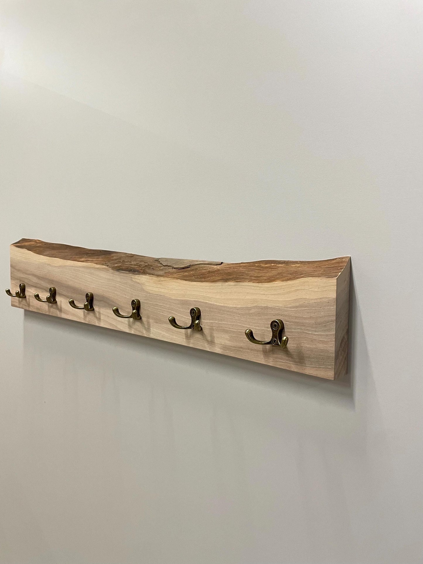 Massivholz Garderobe / Waldkante / Rustikale Garderobe / Wandgarderobe Holz / 40-100cm / Nussbaumgarderobe / Verschiedene Längen