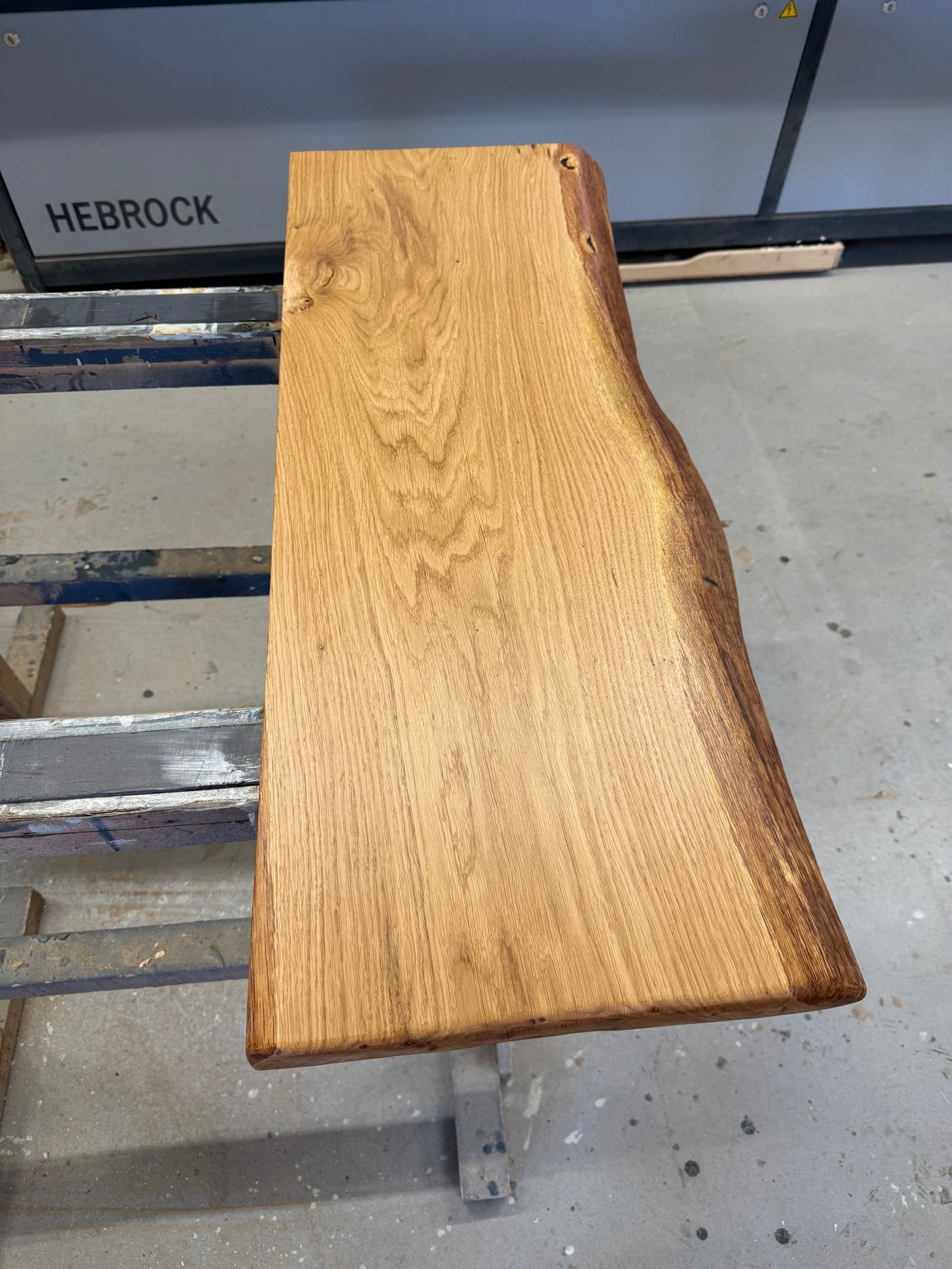 Waschtischplatten Eichenholz - Massivholzplatte mit rustikaler Kante - Waldkante Naturholzbrett hell - Eichenholz geölt - Sideboardablage