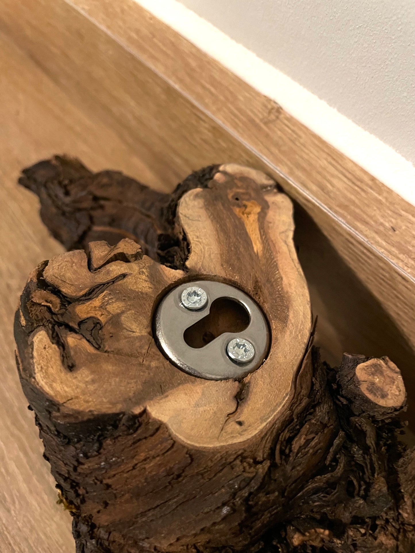 Wandjackenhalter aus einer Weinrebe Garderobe Rustikaler Jackenhalter Rustikale Garderobe Garderobe aus einem Rebstock Wandgarderobe