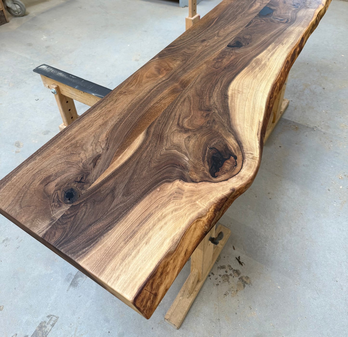 Nussbaumbrett geölt - bis 200cm Länge - XXL Nussbaumplatten - Sideboardablage - Waschtischbrett