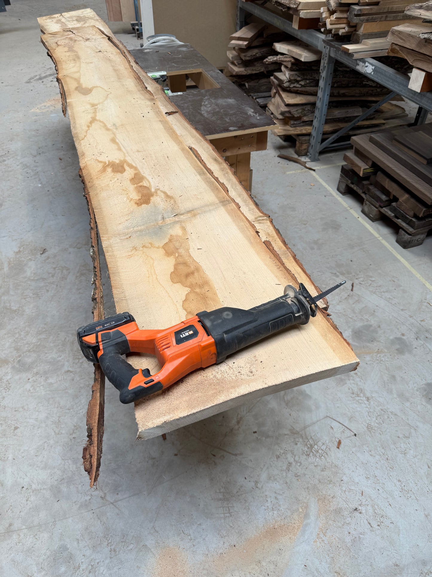 Eichenholz auf Maß - 50-55mm Stärke - Rohe Holzdielen - Eichenholzplatten beidseitige Waldkante 38-45cm - Massivholzbohlen bis 150cm Länge