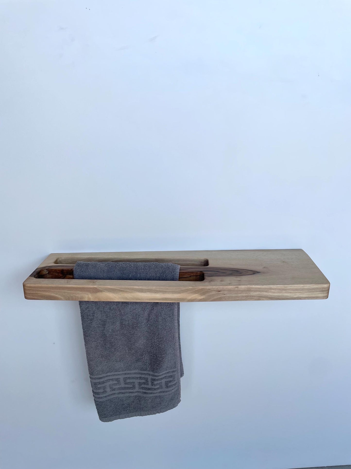 Aufhänger Badezimmer Möbel Einrichtung / Handtuchhalterung mit Ablage / Holzablage Bad / Badezimmerdekoration / Ablage Holz Bad / Wandablage